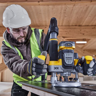 Mynd af DeWalt 18V XR fræsari