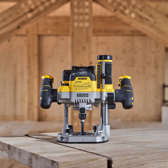 Mynd af DeWalt 18V XR fræsari